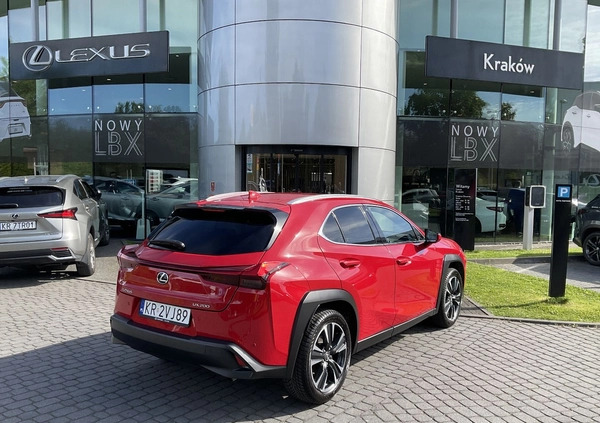 Lexus UX cena 129900 przebieg: 30760, rok produkcji 2020 z Kraków małe 466